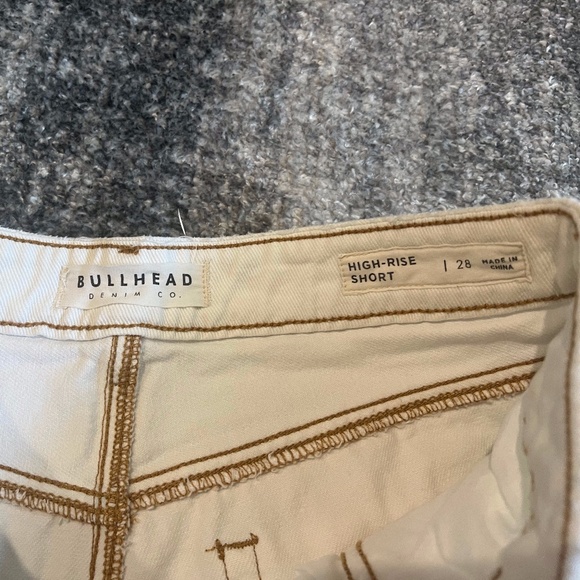Pacsun White High Rise cutoff short, size 28 - Picture 3 of 3